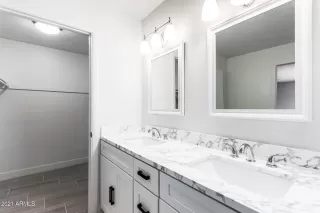 Photo #5: 6244790 Listing