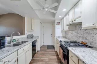 Photo #3: 6244944 Listing