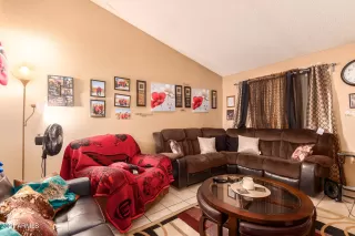 Photo #3: 6245163 Listing