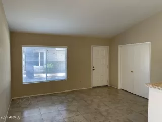 Photo #4: 6245403 Listing