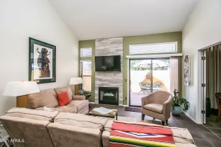 Photo #4: 6245628 Listing