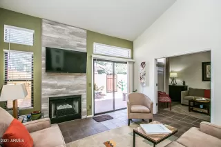 Photo #5: 6245628 Listing