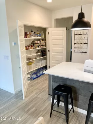 Photo #4: 6245940 Listing