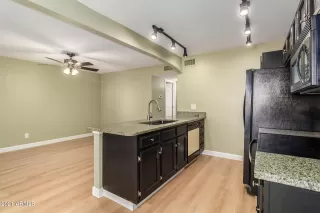 Photo #3: 6246123 Listing