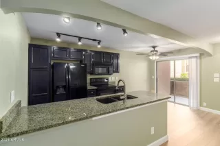 Photo #4: 6246123 Listing