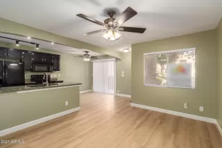 Photo #5: 6246123 Listing