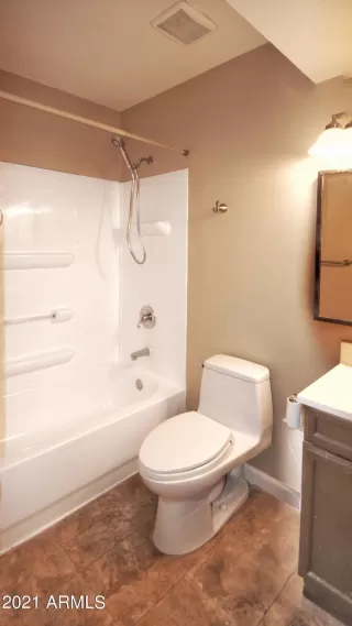 Photo #4: 6246283 Listing