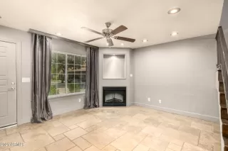 Photo #4: 6246600 Listing