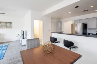 Photo #6: 6246732 Listing