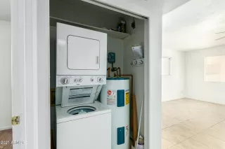 Photo #5: 6246903 Listing