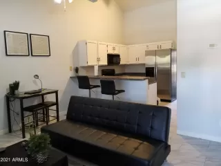 Photo #5: 6247296 Listing