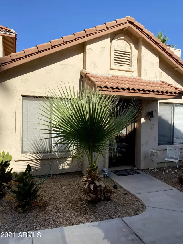 MLS: 6247917 Condo For Sale