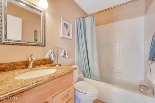 Photo #3: 6247917 Listing