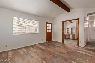Photo #5: 6248698 Listing
