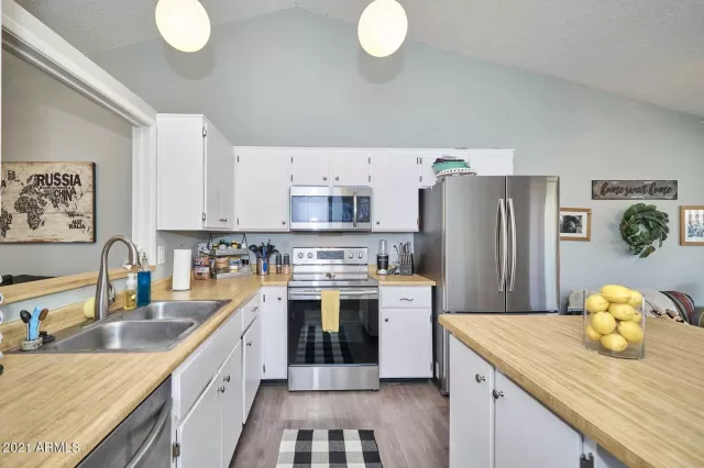 MLS: 6248723 Condo For Sale