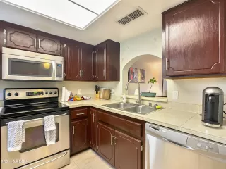 Photo #2: 6248826 Listing