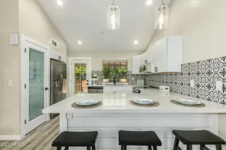 Photo #3: 6249139 Listing