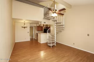 Photo #5: 6249614 Listing