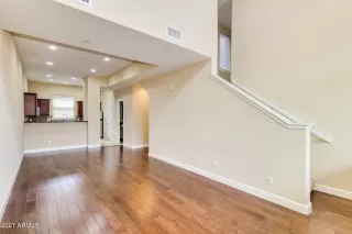 Photo #2: 6249669 Listing 