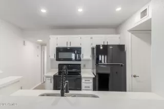 Photo #6: 6250011 Listing 