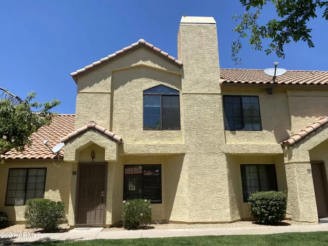 MLS: 6250447 Condo For Sale