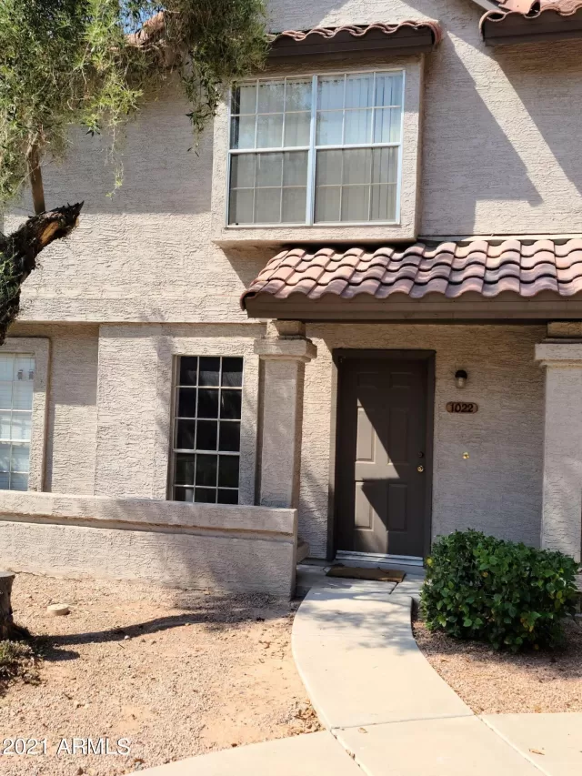 MLS: 6250561 Condo For Sale