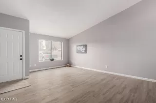 Photo #4: 6250854 Listing
