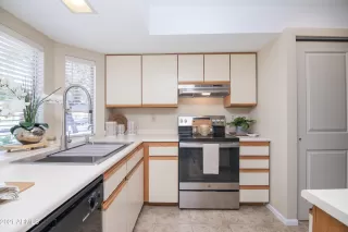 Photo #6: 6251120 Listing