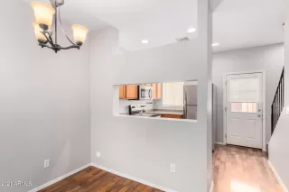 Photo #5: 6251427 Listing