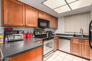 Photo #6: 6252145 Listing