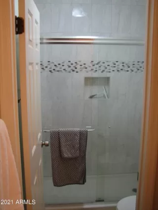 Photo #5: 6252184 Listing