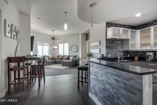 Photo #4: 6252399 Listing 