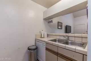 Photo #4: 6252459 Listing