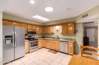 Photo #6: 6252599 Listing 