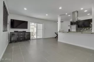 Photo #4: 6252660 Listing