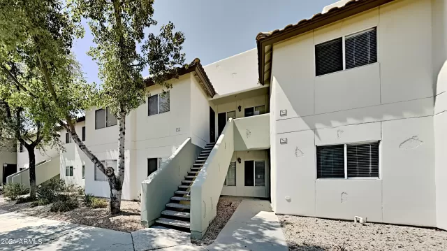 MLS: 6252702 Condo For Sale