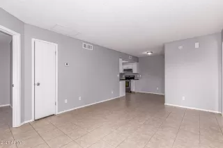 Photo #5: 6252887 Listing