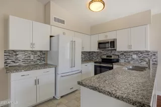 Photo #2: 6253077 Listing 