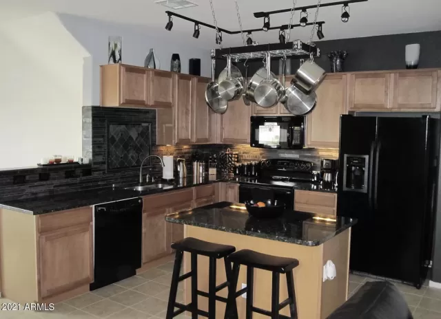 MLS: 6253161 Condo For Sale