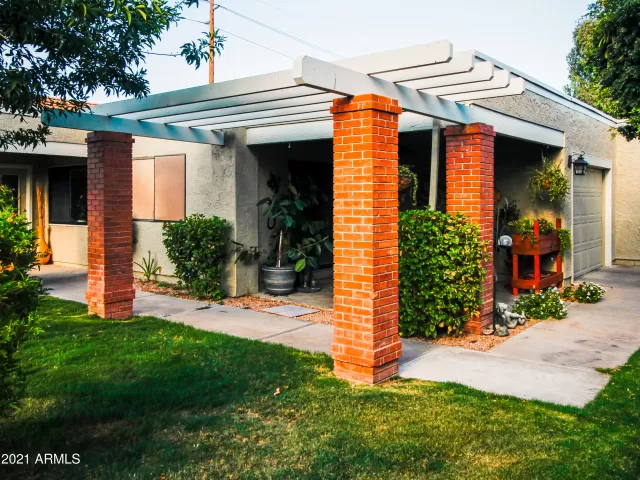 MLS: 6253977 Condo For Sale