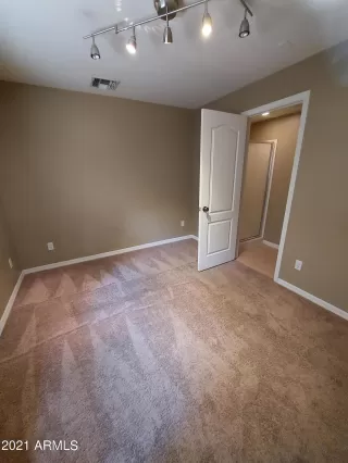 Photo #4: 6254259 Listing