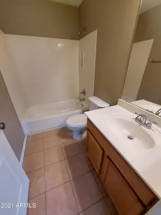 Photo #6: 6254259 Listing