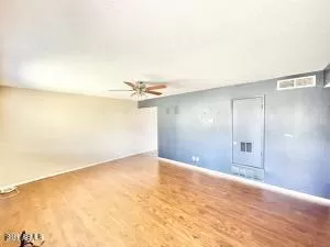 Photo #5: 6255396 Listing