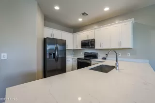 Photo #3: 6256113 Listing