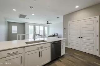 Photo #4: 6256113 Listing