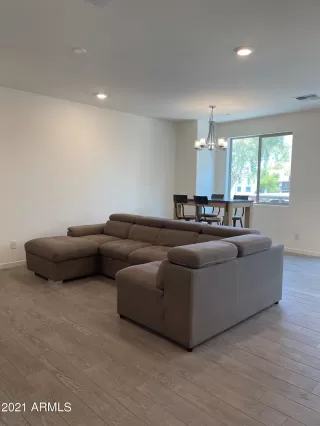 Photo #4: 6256125 Listing