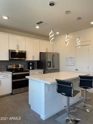 Photo #6: 6256125 Listing