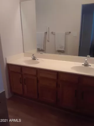 Photo #5: 6256186 Listing