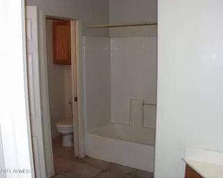 Photo #5: 6256483 Listing