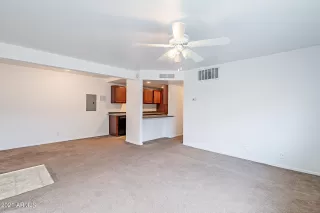 Photo #3: 6256828 Listing